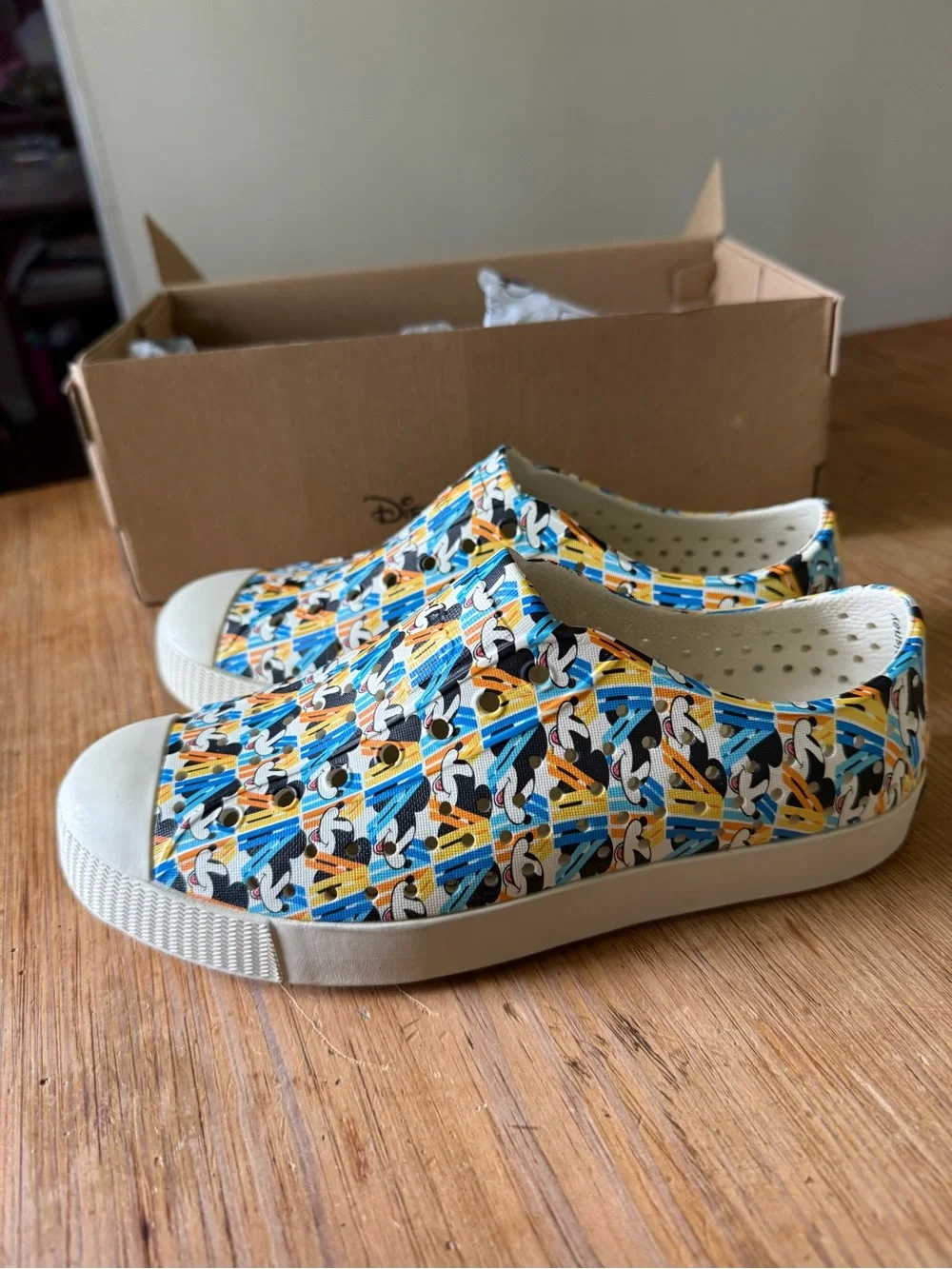 Native Jefferson Slip-On Sneakers with Disney Mickey Cartoon Print
